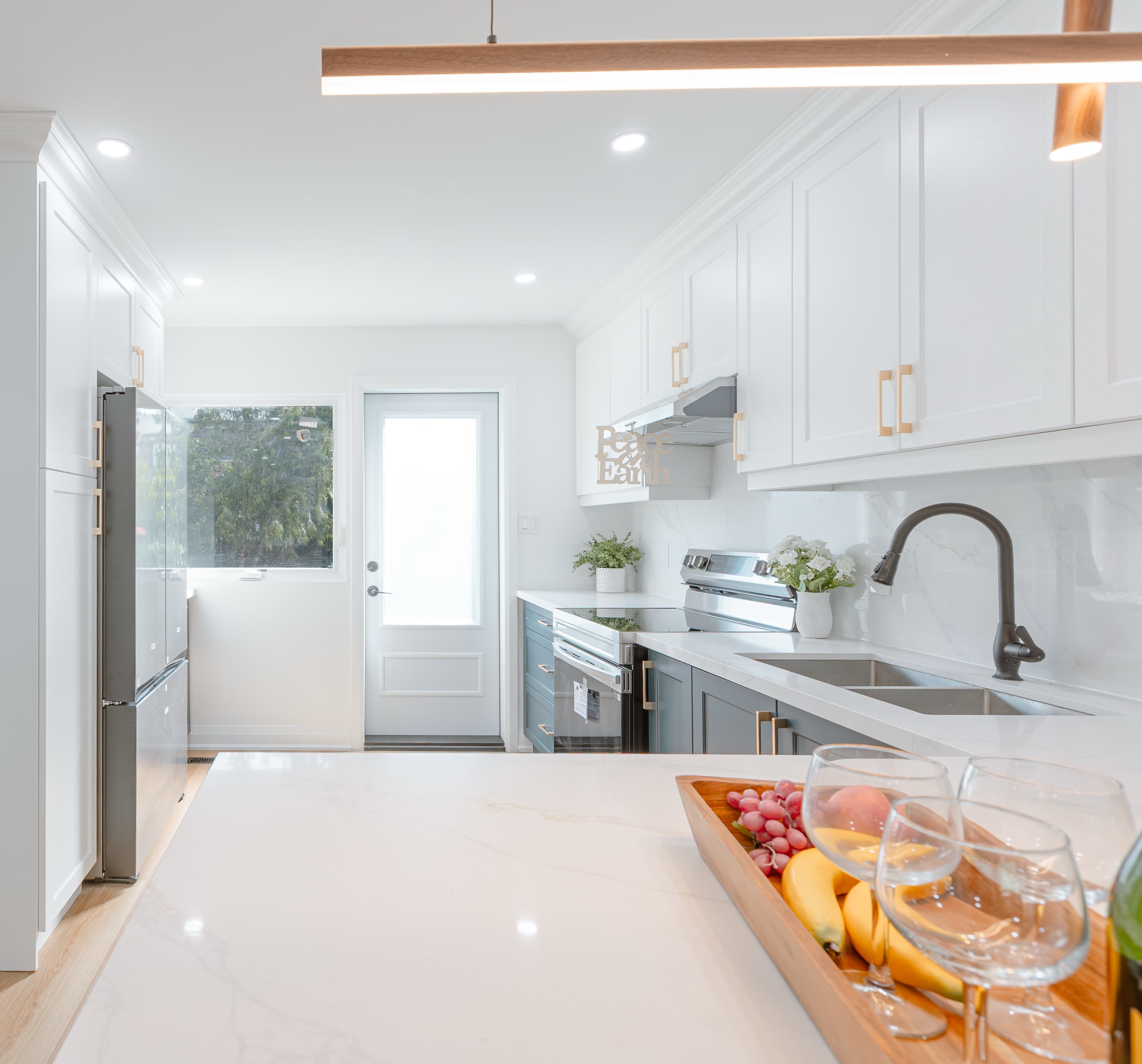 Thumbnail /assets/kitchen-renovations/kitchen-2.jpg